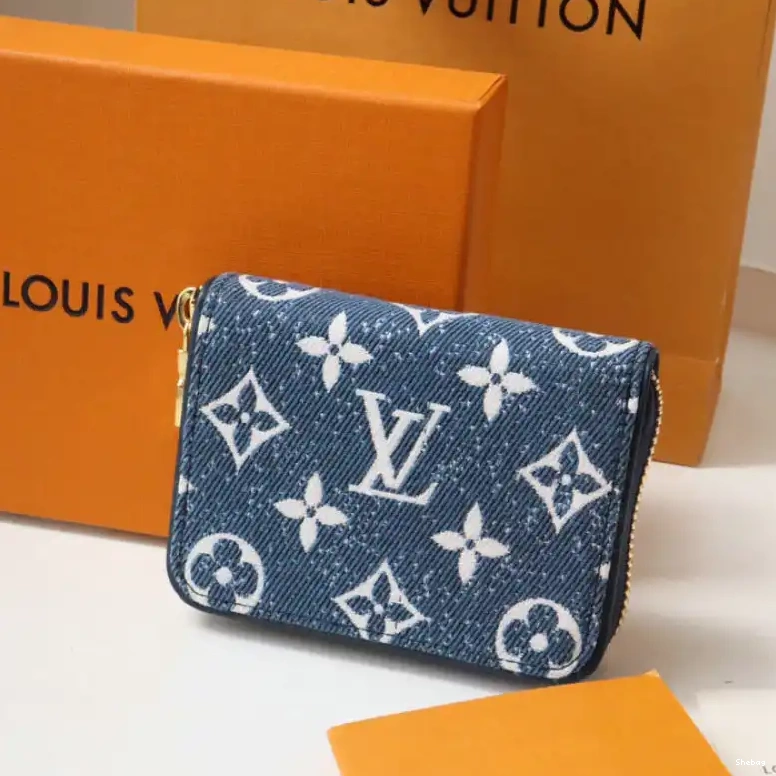 LV 2204DJ0035 Bag 0610